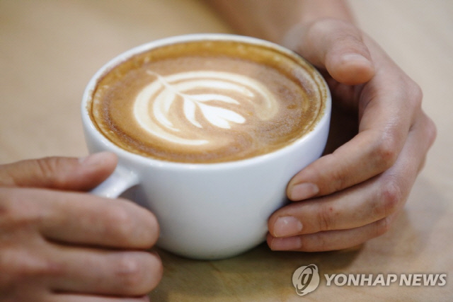 [김경렬의 금융레이다] 커피 한 잔 1만원 시대